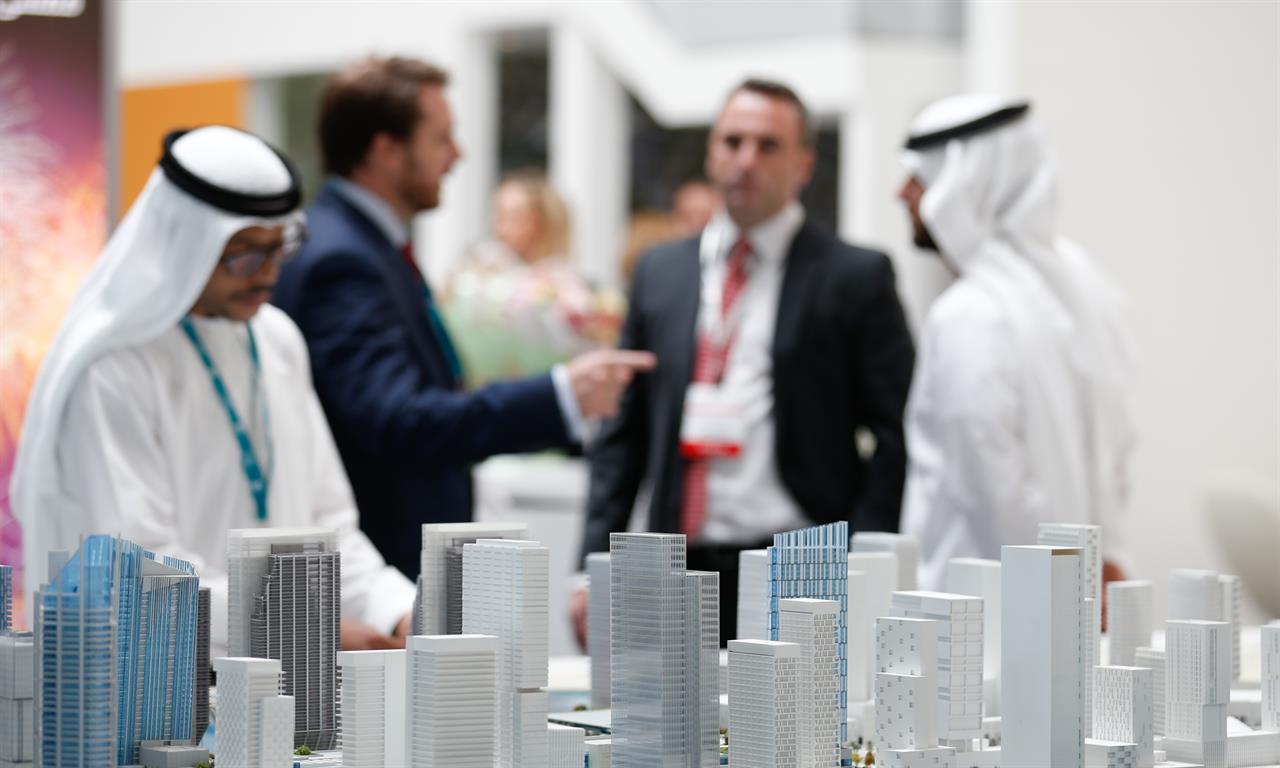 Benefits of Partnering with a UAE Real Estate Agent